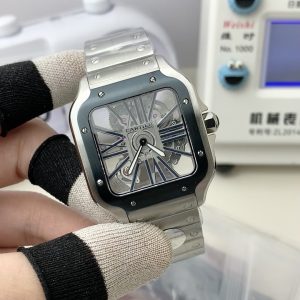 THB Santos Skeleton Quick-Release Strap Series 2024 Debut Specifications Match Authentic Model Case Diameter: 39.8mm Movement: Swiss Ronda 4S20 Modified Mechanical Movement Case Thickness: 9.08mm Dial Color: Skeleton Dial Shape:Square SKU: Black, Silver with Silver Bezel, Silver with Rose Bezel, Silver with Gold Bezel Strap: Imported Italian calfskin leather Buckle: Cartier original buckle Case Back: See-through case back Crystal: Sapphire crystal Hands: Blue blued steel hands Black model features imported green luminous material Crown: Gem-set crown